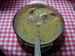 Polonya yemek kültürü denilince ilk akla gelen, tadı polonya sınırlarını çoktan aşmış zurek çorbasıdır sanırım. Zurek Recipes Wiki Fandom