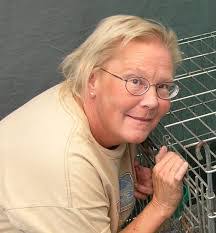 Lisa Hilliard's Instagram, Twitter & Facebook