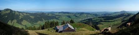 «der präsident, leandro kürsteiner, begrüsste am 21. Urnasch Kronberg Appenzell Wanderung