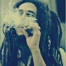 Listen to 4. Mas Que Musica 1