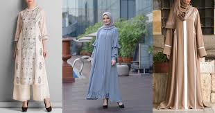 Gamis polos dengan lapisan hitam di tengah. Simpel Ini 7 Referensi Busana Lebaran Di Tengan Corona Popmama Com