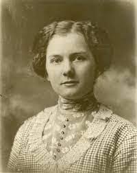 Nellie Calhoun's Instagram, Twitter & Facebook