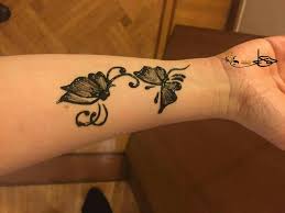 Pin By Doaa Anwar On Henna Stylish Mehndi Designs Henna Designs Hand Henna Designs Easy