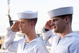 the average navy sailor salary