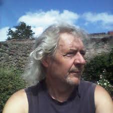 What a cracking song this is. Wouldn't it be great if an album was released  of all the bonus songs and a couple of rerecorded tracks that Magnum have  done under the