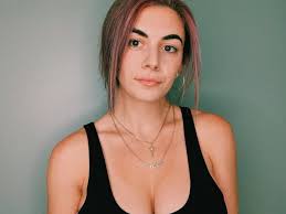 Megan Fitton's Instagram, Twitter & Facebook