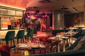 Aber die besuchten restaurants von meinen freunden veringen deutlich die restaurantsauswahl. Where To Eat And Drink In St Moritz Leo Trippi