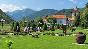 De câteva zile în comuna sâmbăta de sus se lucrează la realizarea unui nou pod peste râul care străbate satul. Manastirea Brancoveanu Sambata Youtube