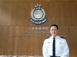 And may in addition or exclusively be sentenced to a fine, according to article 332 of the criminal law of the people's republic of china. å…¥å¢ƒè™•è˜åƒäººæ–™ç™¾äººçˆ­1è·ä½ é¦™æ¸¯å•†å ±