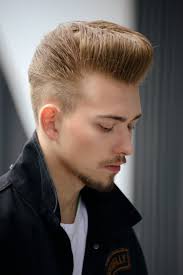Quel coupe de cheveux ? Coupe Pompadour Homme Sans Fausse Note Comment L Adopter