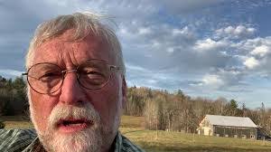 Beth Seavey's Instagram, Twitter & Facebook