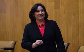 En público, bueno, todo mundo lo ha visto; Cspdn38 Vloxkm