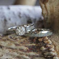 Antler Bridal Set Featuring Antler Prong Engagement Ring And Etsy In 2021 Deer Antler Engagement Rings Antler Engagement Ring Titanium Wedding Rings