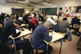 Glem ditt kjedelige hverdagsliv når skolen starter igjen. Skole Store Norske Leksikon