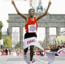 Die anderen jahrgänge dazwischen sind eher venünftig, beziehungsweise sie haben nicht die zeit für überdurchschnittliche. Marathon Forschung Wenn Der Mann Mit Dem Hammer Kommt Welt
