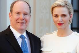 Książę Albert II Grimaldi i księżna Charlene: płakała na ślubie, dzień  wcześniej dowiedziała się o zdradzie