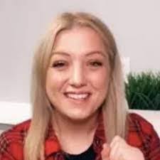 Penelope Gee's Instagram, Twitter & Facebook