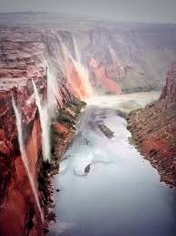 Monsoon Rains Fall Off The Cliffs At Glen Canyon Dam Lake Powell Waterfall Glen Canyon Dam Lake Powell