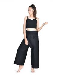 En 100 % coton, pour une texture robuste et confortable. Pantalon Thai Femme Noir 100 Coton