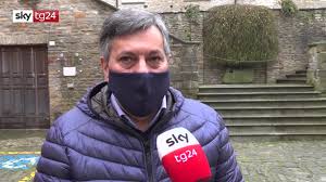 Nelle fasi successive vaccineremo le persone estremamente vulnerabili, intese come affette da patologie o disabilità che comportano un rischio particolarmente elevato di sviluppare forme gravi o. Dal 21 Febbraio Il Piemonte Vaccina Gli Over 80 Video Sky