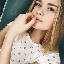 Bella Woods (@lera_woods)