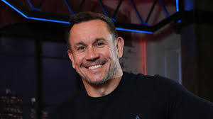 Sara Marson's Instagram, Twitter & Facebook