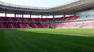 Eski̇şehi̇rspor'un maçlarını oynadığı 33 bin kişi kapasiteli yeni eskişehir stadyumu'nun çatısı ve çatı direklerinde yoğun kar yağışının ardından hasar meydana geldi. Eskisehirspor Un Yeni Stadi Bitiyor