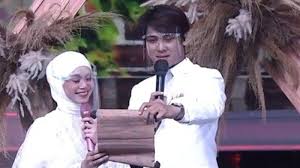 Jelang lamaran begini cara rizky billar jaga lesti dari godaan dan cobaan cumicam. Lesti Dan Rizky Billar Gelar Lamaran 13 Juni 2021 Tayang Di Indosiar Ini Pesannya Buat Fans Leslar Halaman 3 Tribun Jabar