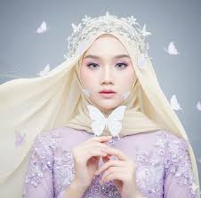 Hello! My name is McKenna and I am currently a KC-135 boom operator in the  USAF! I've been doing it for just about 5 years and have loved every second  of it.