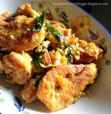 Salted Egg Prawns The Accidental Mom Blogger Salted Egg Prawn Dishes Prawn Recipes