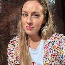 Natalie Goss's Instagram, Twitter & Facebook