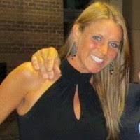 Leah Bear's Instagram, Twitter & Facebook