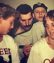 Freddiemercury Queen Freddie Mercury Queen Photos Freddie Mercury