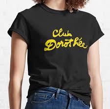 Le club dorothée (abrégé en club do') est une émission de télévision française destinée à la jeunesse et diffusée sur la chaîne télévisée tf1 du 2 septembre 1987 au 30 août 1997 et produite par ab productions 1. Doroth C3 A9e Club T Shirts Redbubble
