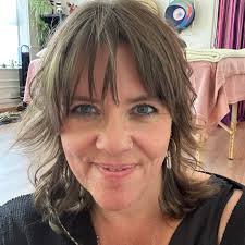 I've just seen the new Alzheimer's society advert….. I don't agree and  actually find it quite upsetting. People with Alzheimer's are not dying  over and over again. They are losing their memory