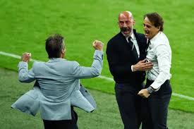 La gioia dei gemelli del gol al gol di chiesa che lancia l'italia contro l'austria. Mancini And Vialli A Friendship Deeper Than The Sea The Athletic