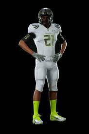Oregon Ducks Football University Of Nike Releases New Bcs Title Uniforms Oregon Ducks Football Oregon Ducks Ducks Football