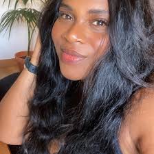 Khloé Kardashian added a new photo.