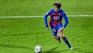 Get the whole rundown on bryan gil including breaking latest news, video highlights, transfer and trade rumors, and a whole lot more. Bryan Gil Eibar S Little Cruyff Is Going For A Place In Spain S Euro Squad Planet Football