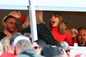 Taylor Swift Has Adorable Reaction to Seeing Mother-in-Law Donna Kelce at Chiefs Game