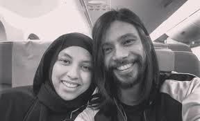 Umum tarikh perkahwinan noh hujan dan mizz nina. Mizz Nina Noh Salleh Terbang Ke Syria Untuk Bantu Umat Islam