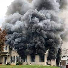 Modern House With Modern Combustable Materials Causing Dense Black Smoke Source Kempterfire Kittlingbourne Ch Firefighter Pictures Fire Trucks House Fire