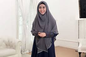 Silahkan kunjungi postingan foto cewek2 cantik lucu berhijab anak remaja smp untuk. 9 Tips Pakai Hijab Untuk Pipi Chubby Agar Terlihat Tirus