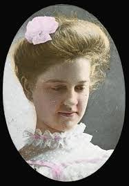 Mildred Keller's Instagram, Twitter & Facebook