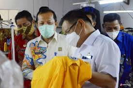 Selain loker kota gresik ini kami juga telah menghadirkan informasi lowker terbaru lainnya seperti lowongan kerja jayapura terbaru dan juga loker terbaru jayawijaya bulan ini, siapa. Pemberdayaan Wbp Rektor Unm Kunjungi Garmen Lapas Kelas I Makassar Terkininews Com