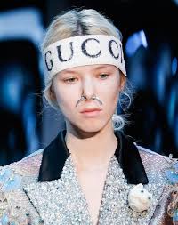spotted 14 bijoux a retenir des defiles automne hiver 2017 2018 de milan gucci fall 2017 gucci runway gucci models