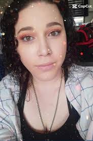 Amanda Loftus's Instagram, Twitter & Facebook