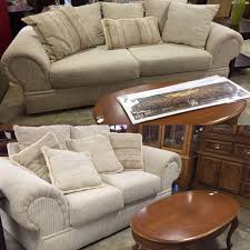Spectacular White Loveseat And Sofa Don T Miss Out Come By Today Loveseat 199 Sofa 299 Furniture Forsale Mk Con Furniture White Loveseat Love Seat