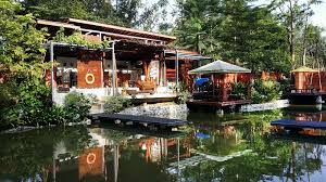 Estas estancias tienen excelentes calificaciones por su. D U S U N R A J A Ratu Rening Residency