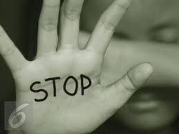 Anak di dalam dan di lingkungan satuan pendidikan wajib mendapatkan perlindungan dari tindak kekerasan fisik, psikis, kejahatan seksual, dan kejahatan lainnya yang dilakukan oleh. 6 Hal Soal Dugaan Kdrt Kombes Rw Yang Aniaya Anak News Liputan6 Com